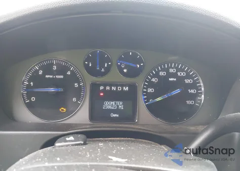 2008 Cadillac Escalade Standard z USA, uszkodzony, nr VIN 1GYEC638X8R168070